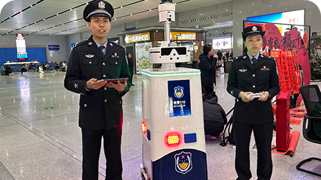 温情相伴归乡路